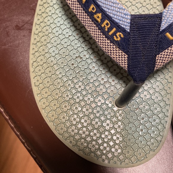 Authentic Louis Vuitton sandals - Picture 3 of 5